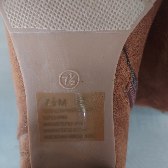 Womans boots 7.5M - Picture 6 of 12